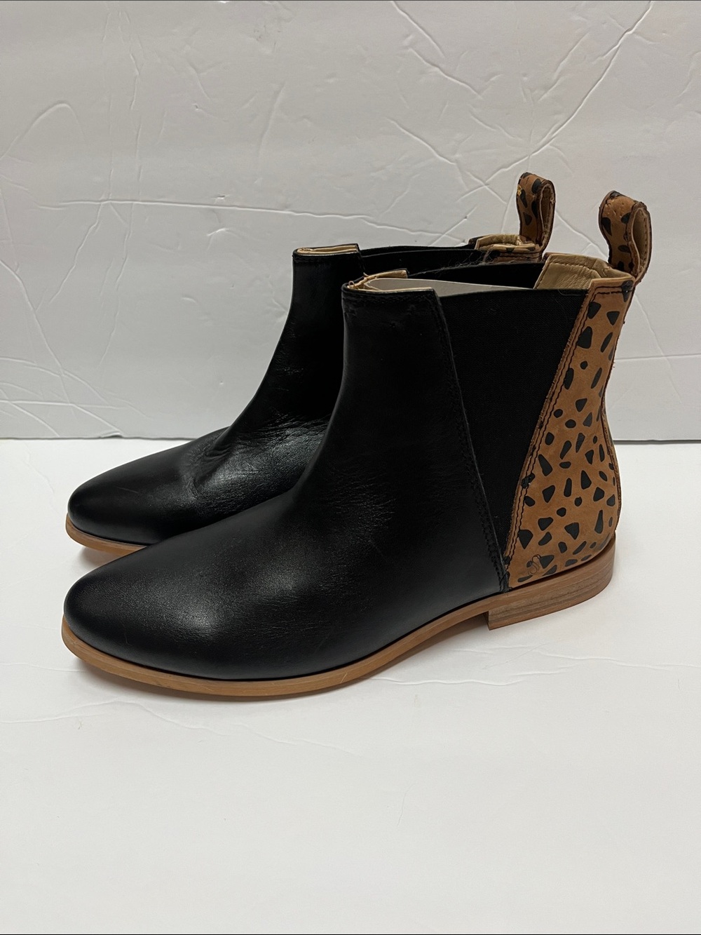New Sseko Women’s Size 7 Ankle Boots